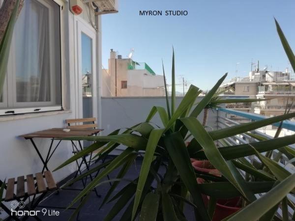 Myron's Apartment Атина Екстериор снимка